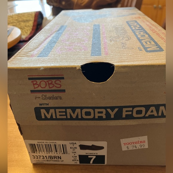 Barely worn leather Bob’s, size 7. - Picture 2 of 4